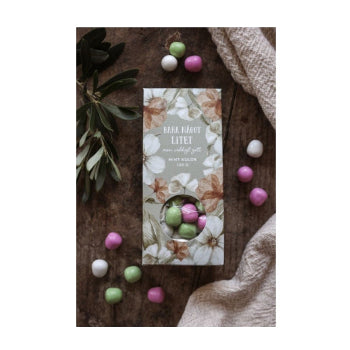 MAJAS COTTAGE-Budskapsgodis (Bara något litet men väldigt gott)